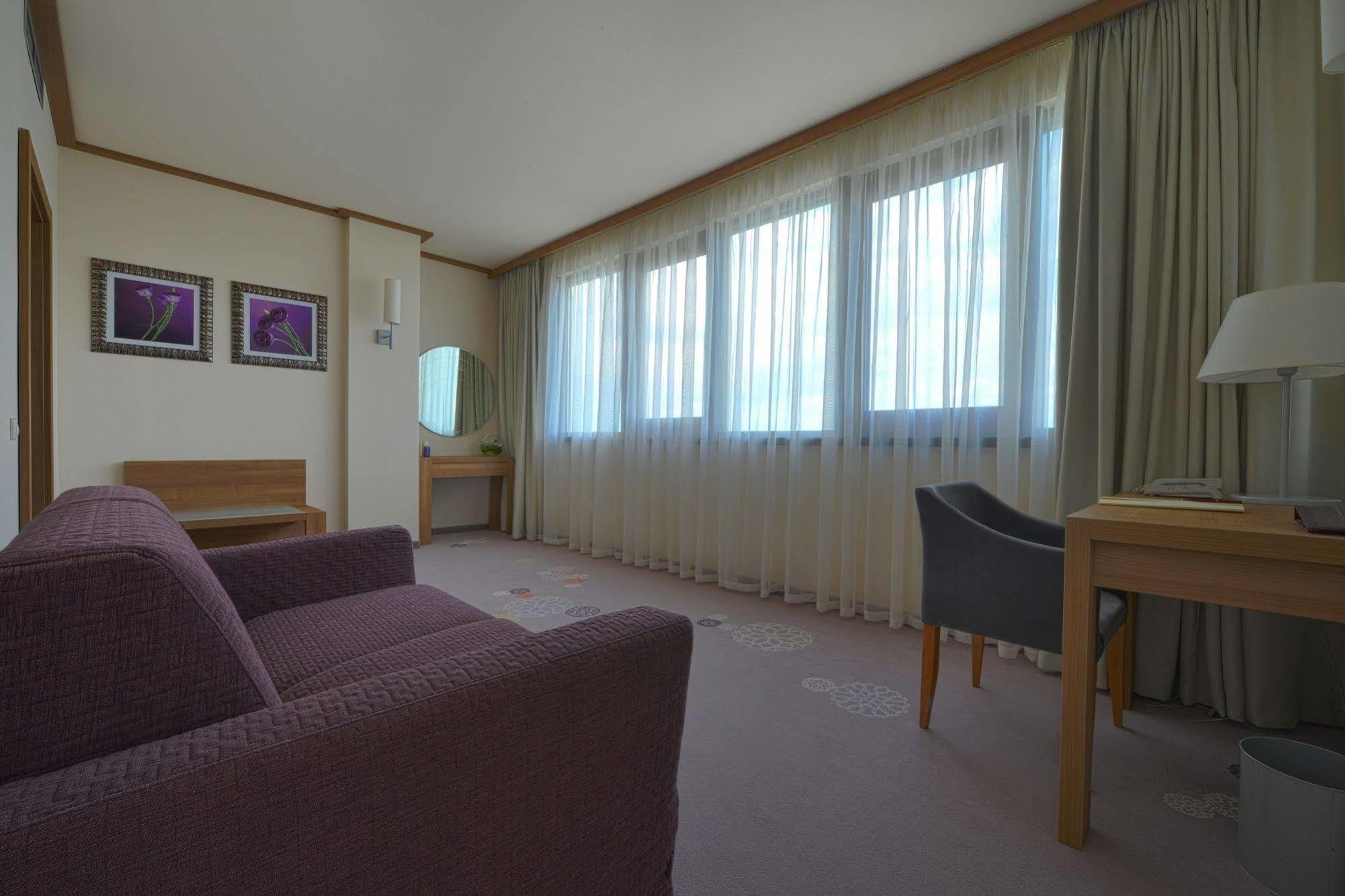 Suite Hotel Sofia Exterior photo